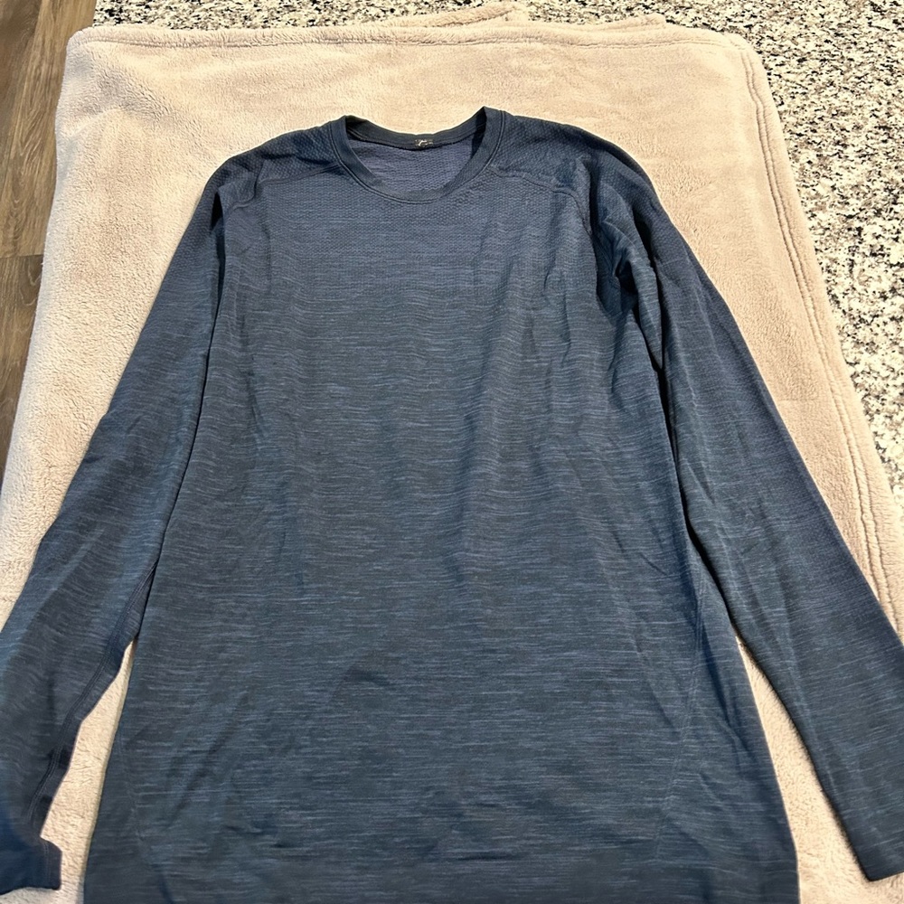 Lululemon long sleeve tech shirt size XS